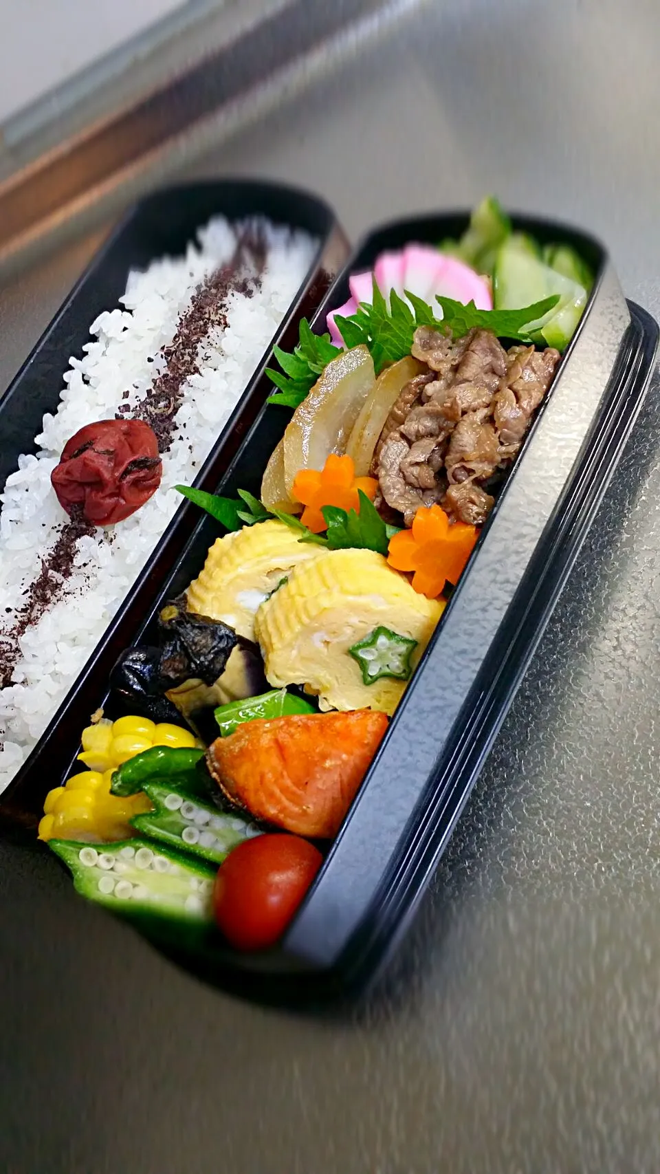 《火曜日のお弁当》

・きゅうりの酢の物
・牛肉、玉ねぎの甘辛煮
・オクラ入りだし巻き玉子
・とうもろこし
・塩ナス揚げ
・鮭焼き

行ってらっしゃ〜💕|藤田 まり子さん