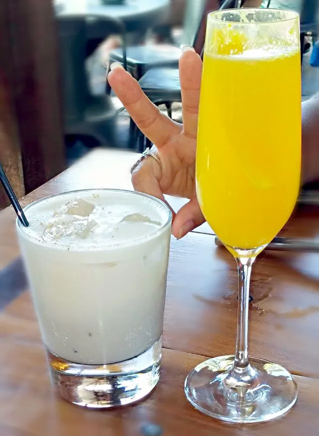 delicious mimosa and brandy milk punch|Jiraphon Gさん