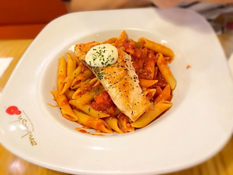 Snapdishの料理写真:Salmon Pasta 🍝|Ivyさん