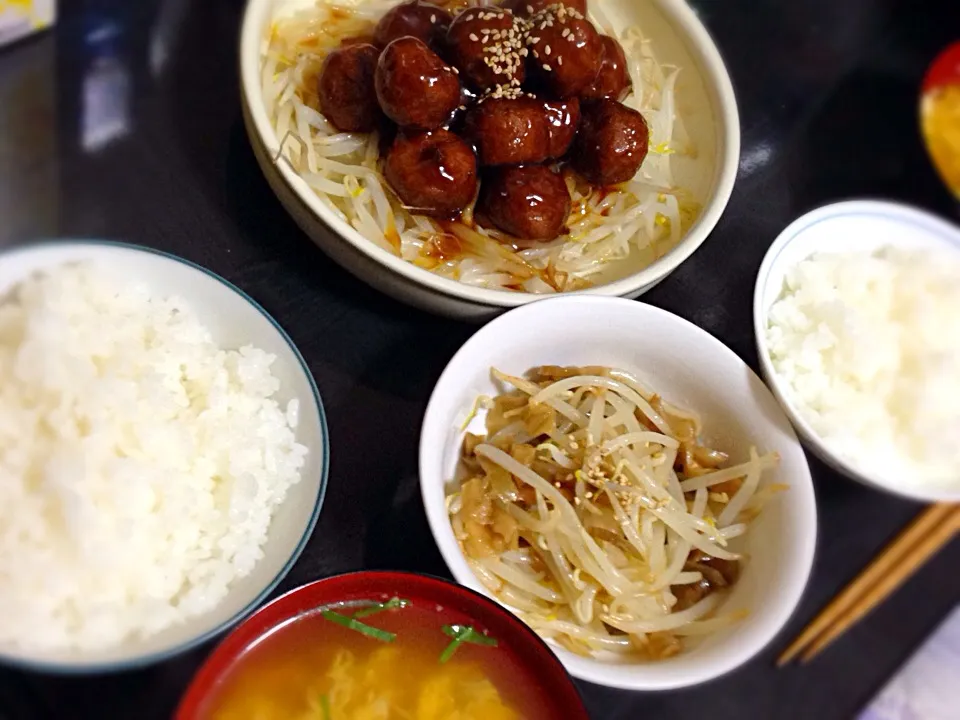 今日の晩ご飯は、肉団子の甘酢あんかけ(もやし座布団)、搾菜ともやしの和え物、中華風かきたまスープ。|ゆえさん