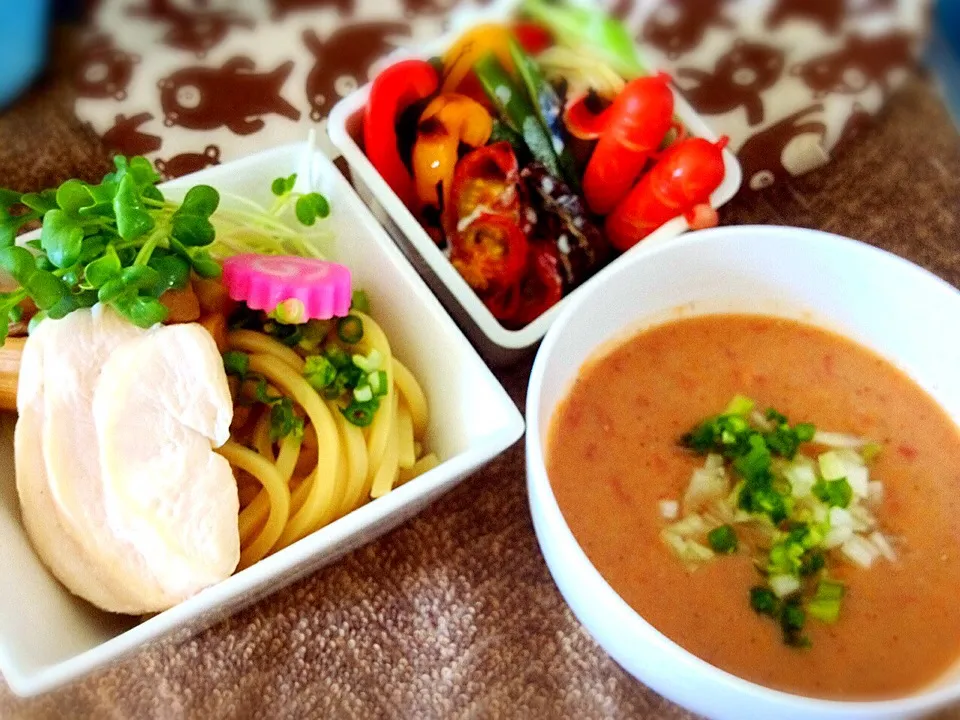 超極太麺ベジポタつけ麺＆焼き野菜サラダお弁当♪|桃実さん