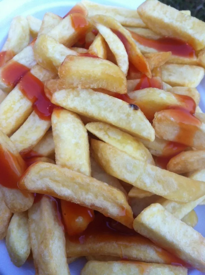 Glastonbury festival chips with tomato ketchup|Nick Hiderさん