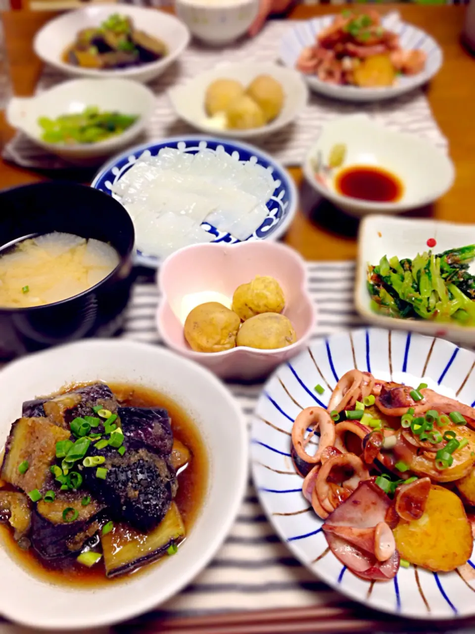 夕飯！ジャガイモとイカのガリバタ醤油炒め、茄子のみぞれ煮など♪|hayuさん