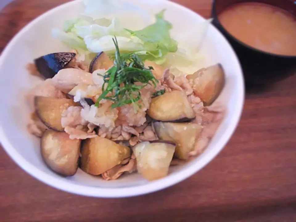 Snapdishの料理写真:豚こまとナスのおろしポン酢のせ丼|akikanさん