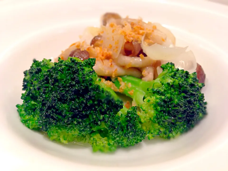 Broccoli n wild shrooms|dawn ngさん