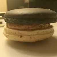 Snapdishの料理写真:Cookies & Cream Macaroon|rebekah thompsonさん