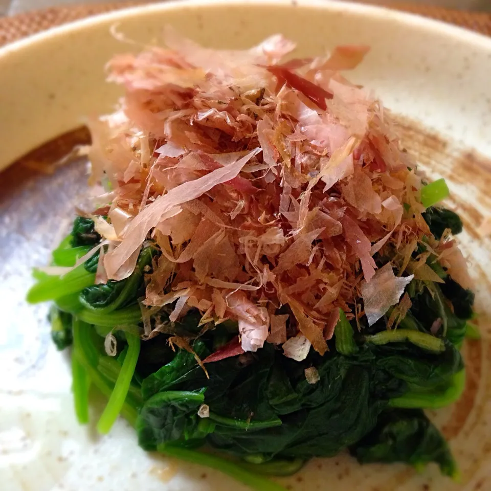 ほうれん草のおひたし♬( ^ω^ )  麺つゆで頂きます♬|黒パグ.ヨシコさん