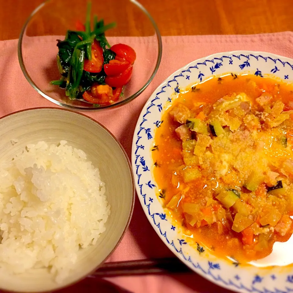 野菜たっぷりミネストローネ  ほうれん草とトマトのサラダ|あんなさん