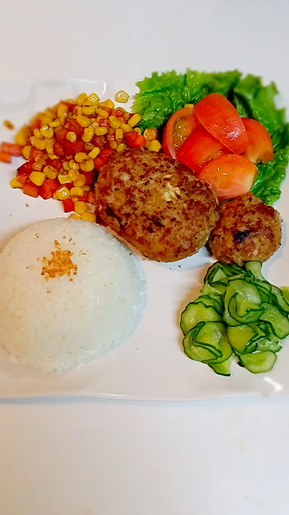 Snapdishの料理写真:One-plate Dinner
 #Hamburger|☆fayerie★フェイリー☆さん