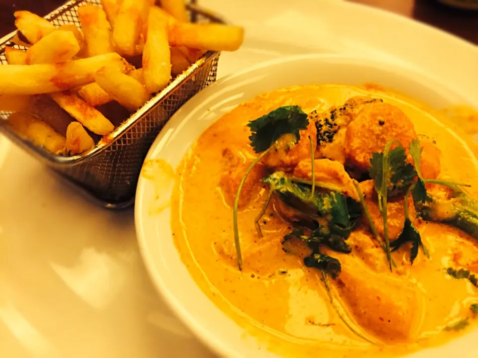 Sinns Veg curry and chips|Sergio Lacuevaさん