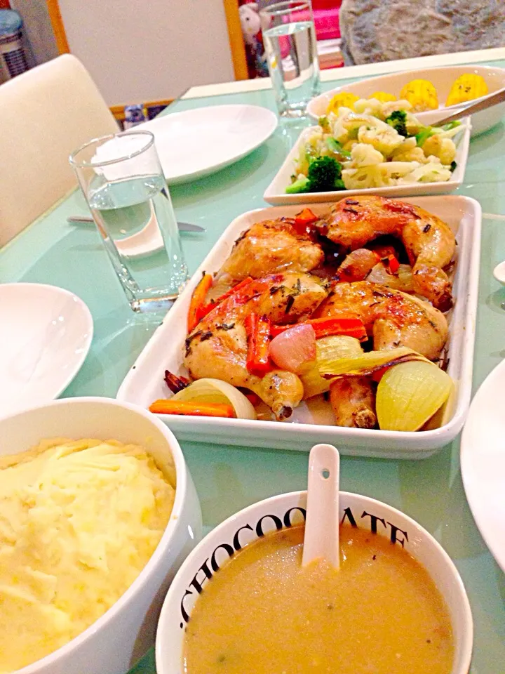 Rosemary chicken, mash potatoes, steam vege & roast corn|penny limさん