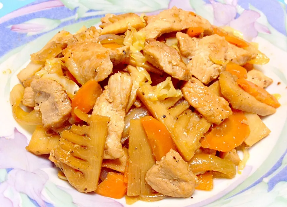 Snapdishの料理写真:Pork & bamboo shoots stir fry|Liezlさん