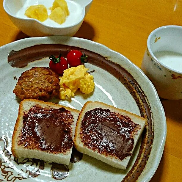 ぼっちゃんの朝食|ふみぃさん