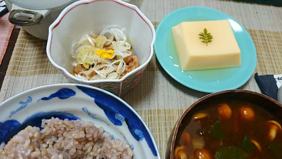 納豆＆卵豆腐＆なめこの味噌汁|まぐろさん