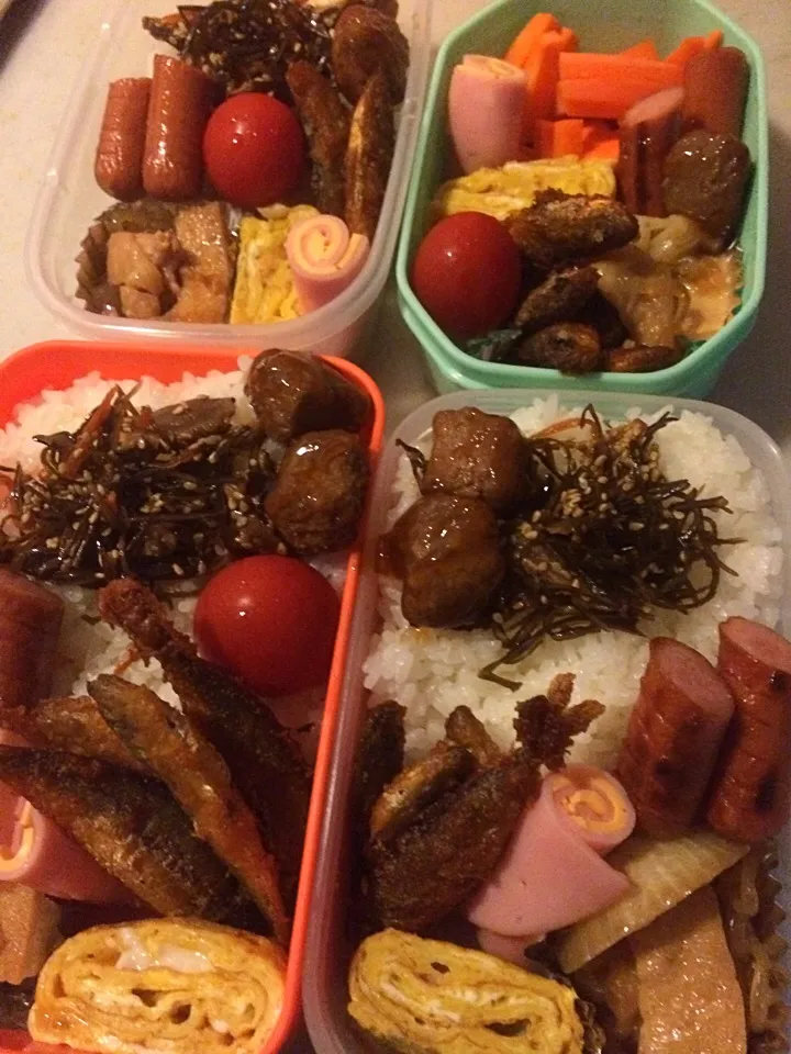 Snapdishの料理写真:四人のお弁当|りんさん