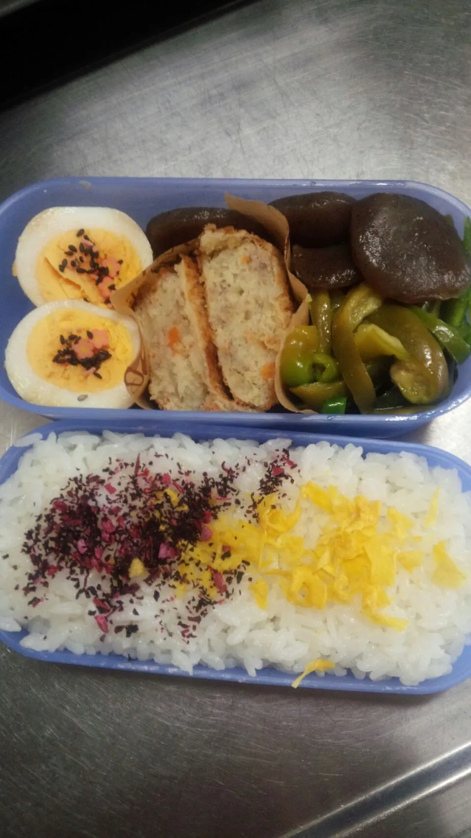 2014.7.3 作りおかず詰めたお弁当♪フリーズドライのたくあんご飯のせ♪がマイブーム(^_^)|Rachi Hirokoさん