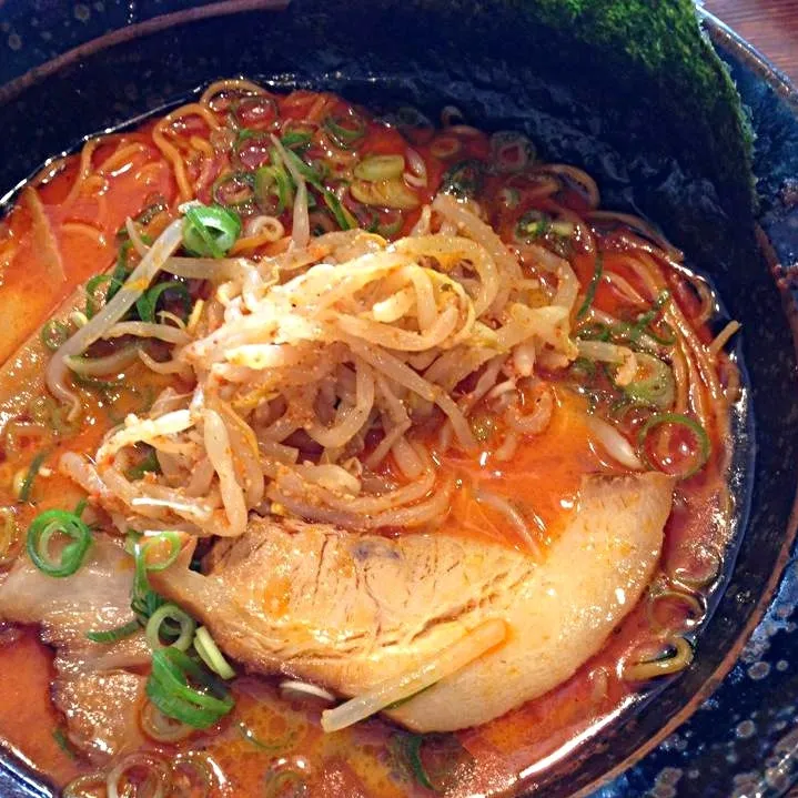 ご近所のラーメン屋さん ^ - ^   唐辛子細麺。 ん〜σ^_^;  普通の味でした^ - ^|ミキさん