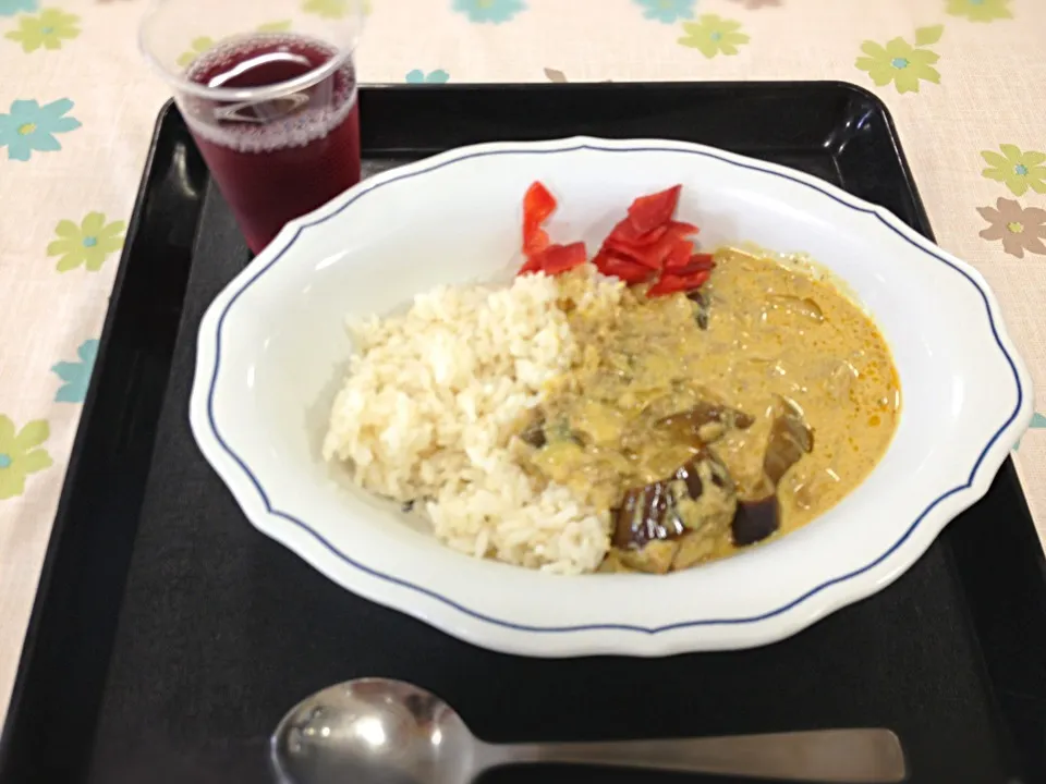 学食☆ナスとひき肉のカレー ざくろ酢ジュース|ゆんくるさん