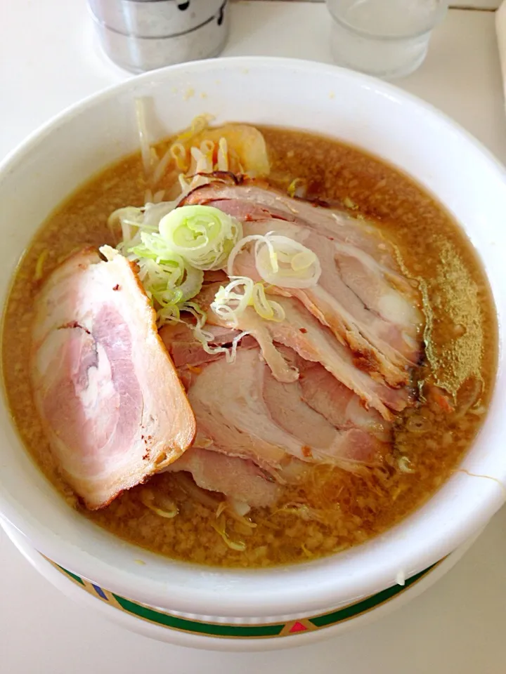 太一ラーメン  醤油豚骨|シュンさん