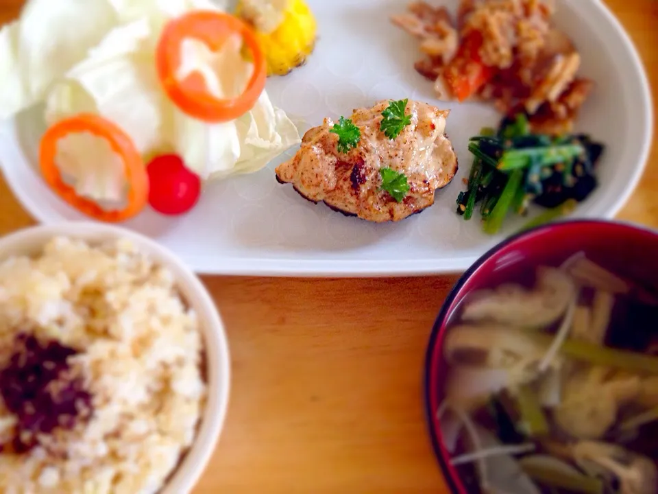 ともさんの料理 胸肉の丸めやき～カレーバター風味|かわちさん