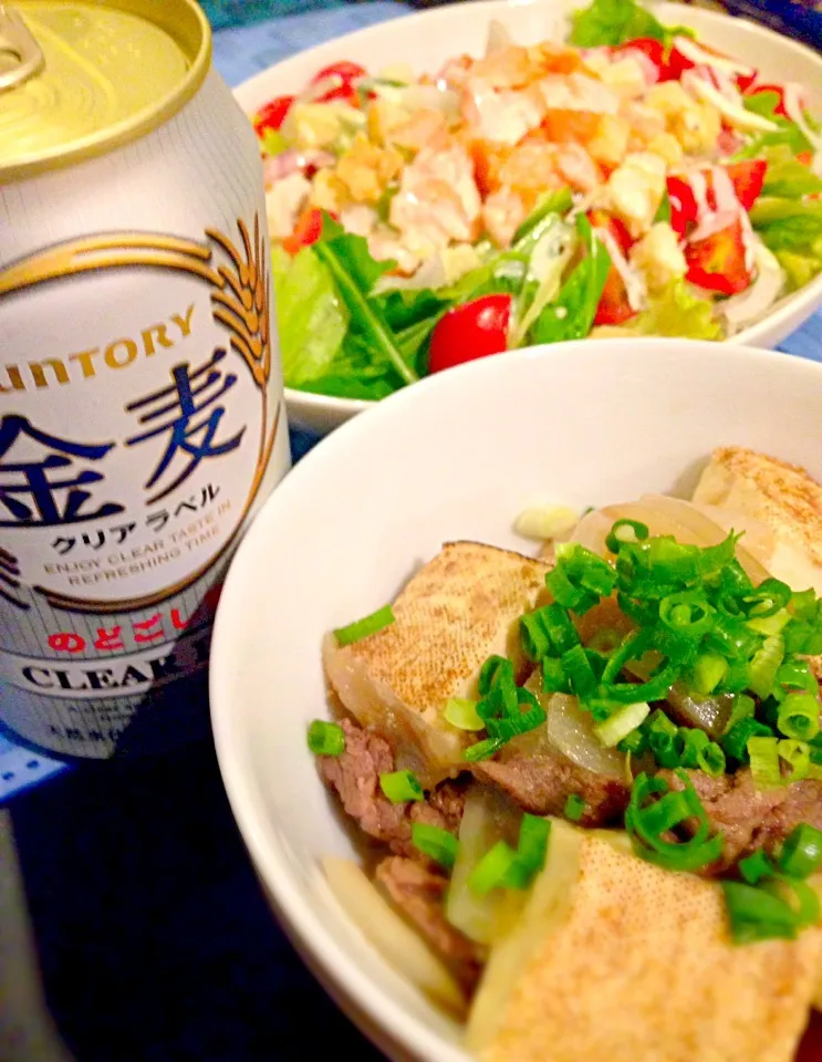 自称ヘルシーおつまみ🍻？？肉豆腐＆シャケの盛りもりシーザーサラダ✨🌸|さとみさん