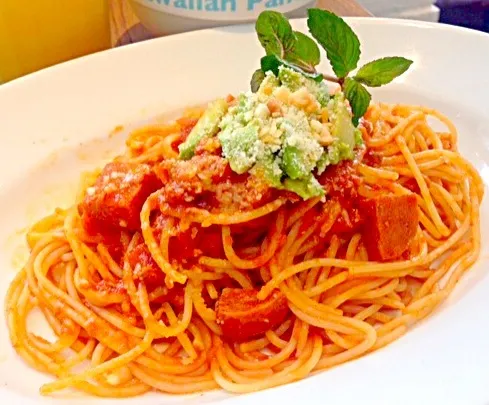 Avocado & Meat sauce spaghetti|Liezlさん