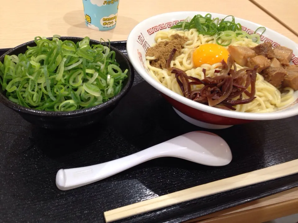 Snapdishの料理写真:フードコートで昼飯|pin_floさん