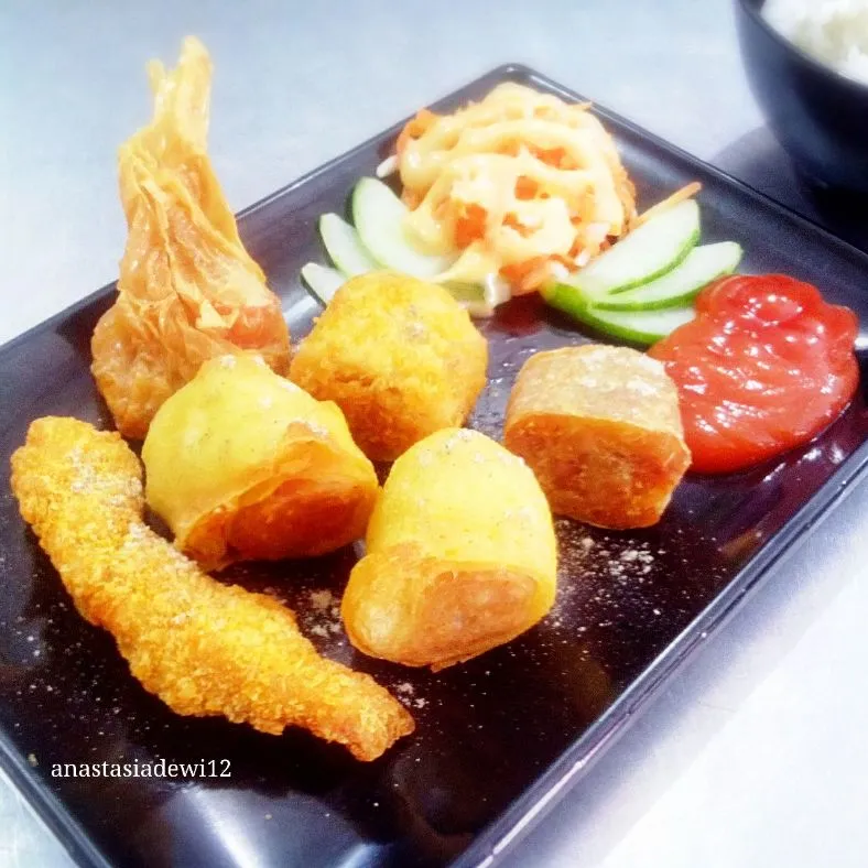 Zu Bucket at Zu Bento Japanese Fast Food Resto.|Anastasia Dewiさん