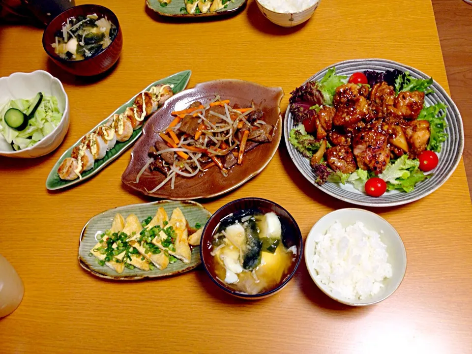 Snapdishの料理写真:鳥肉の甘辛焼き、レバーの炒め物、長芋の素焼きをポン酢ジュレとマヨで、キャベツとキュウリの浅漬け、揚げの薄だし、卵とワカメとモヤシの味噌汁|みーさん