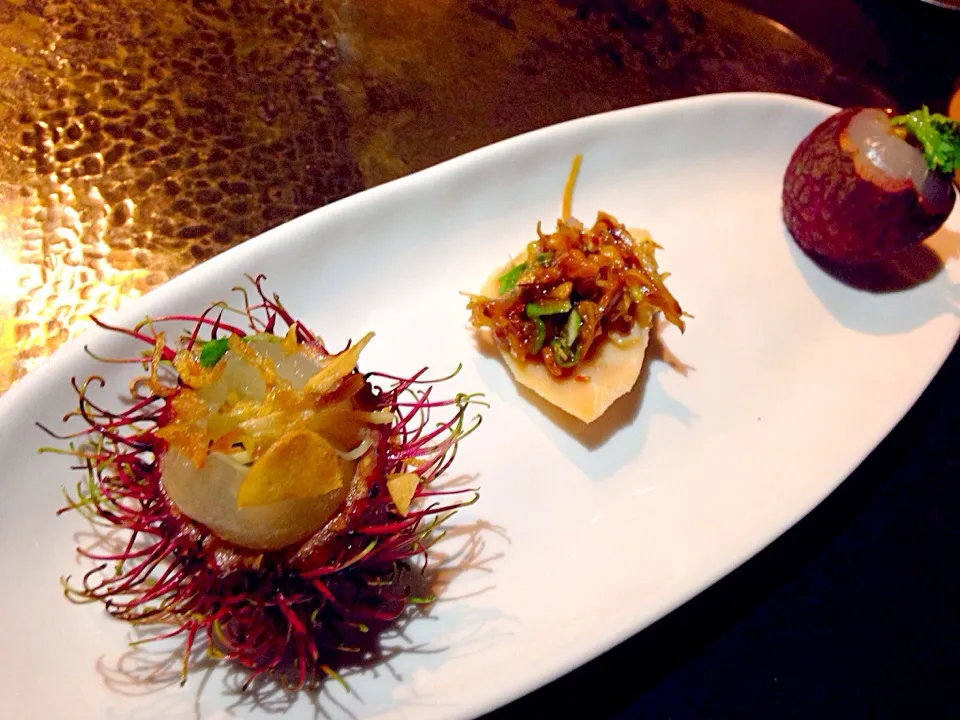 Snapdishの料理写真:Bo.lan Mini amuse bouche, served with Thai Sabai or Mekhong Classic|Obeoom Jumsai Na Ayudhyaさん