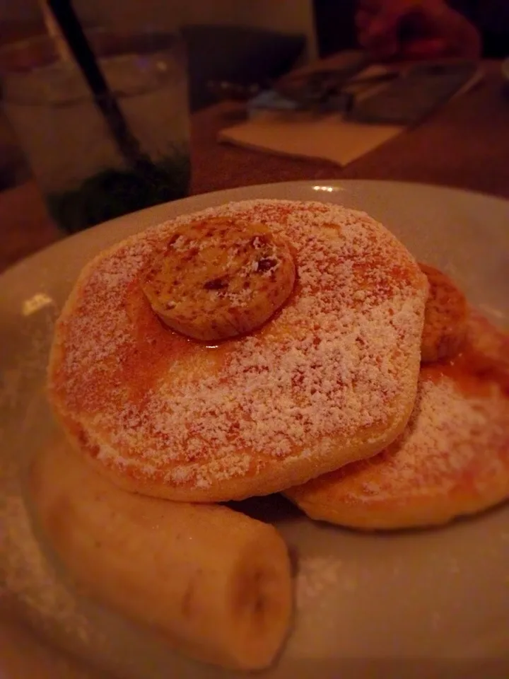 リコッタパンケーキ W/フレッシュバナナ、ハニーコームバター|つぼたけちゃん🍷さん