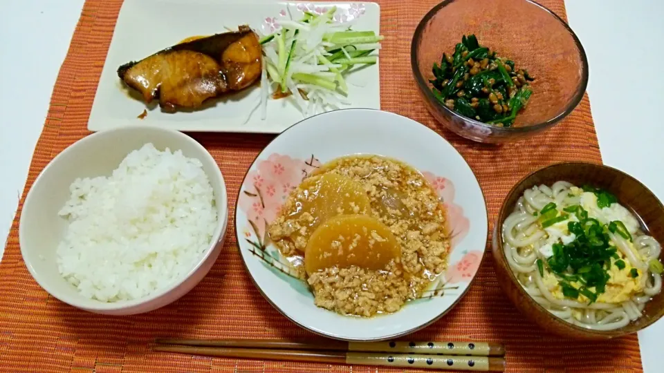 ぶりの照り焼き、大根のそぼろあんかけ煮、にゅうめん、ほうれん草の納豆和え♡|yuiさん