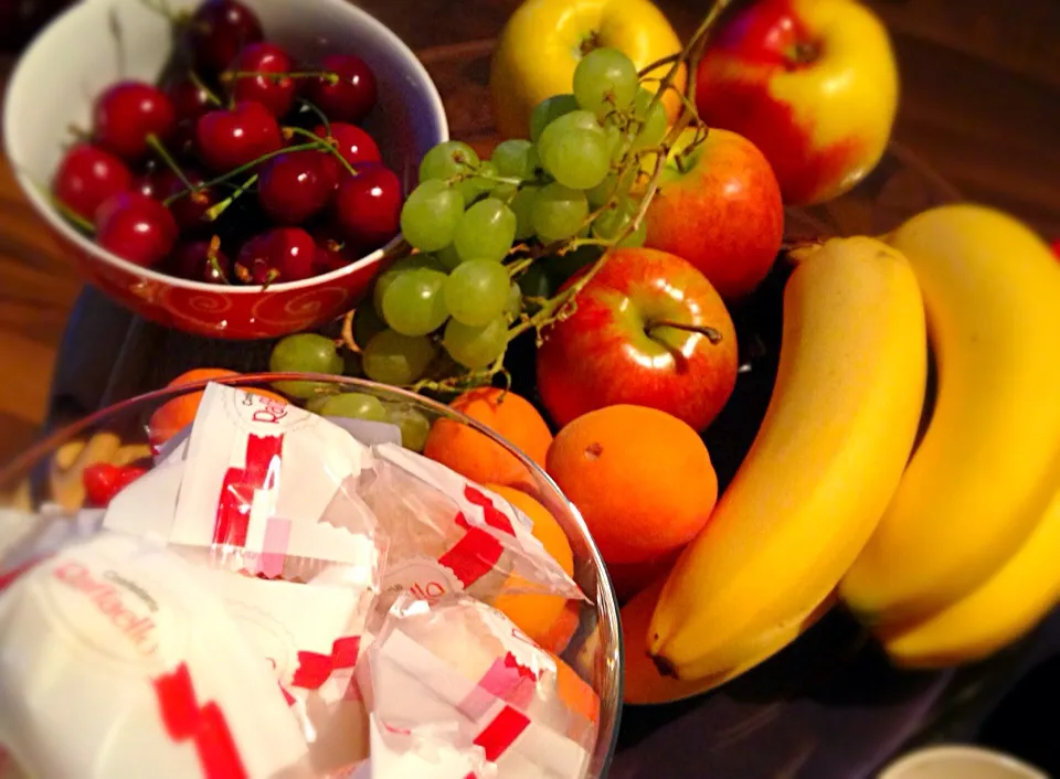 Fruits and Chocolate, the perfect mix for a tv marathon|Fujiko Toyohashiさん