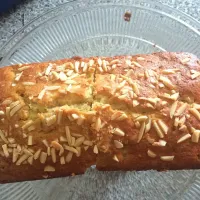 Cranberry banana bread topped with diced almonds|ariannaさん