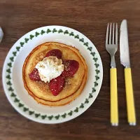 Strawberry pancakes with sunflower seeds|Amy Jeeさん