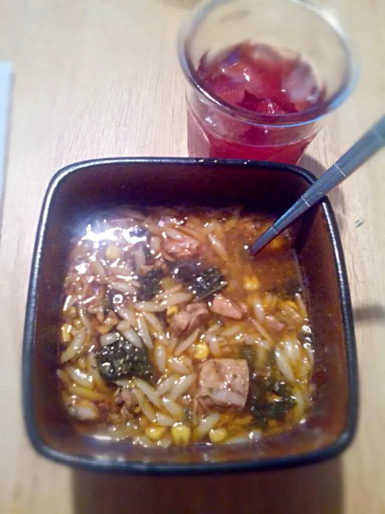 Snapdishの料理写真:Chicken & Vegetables Orzo Soup & Hibiscus(Jamaica) Tea|Yari Gonzálezさん