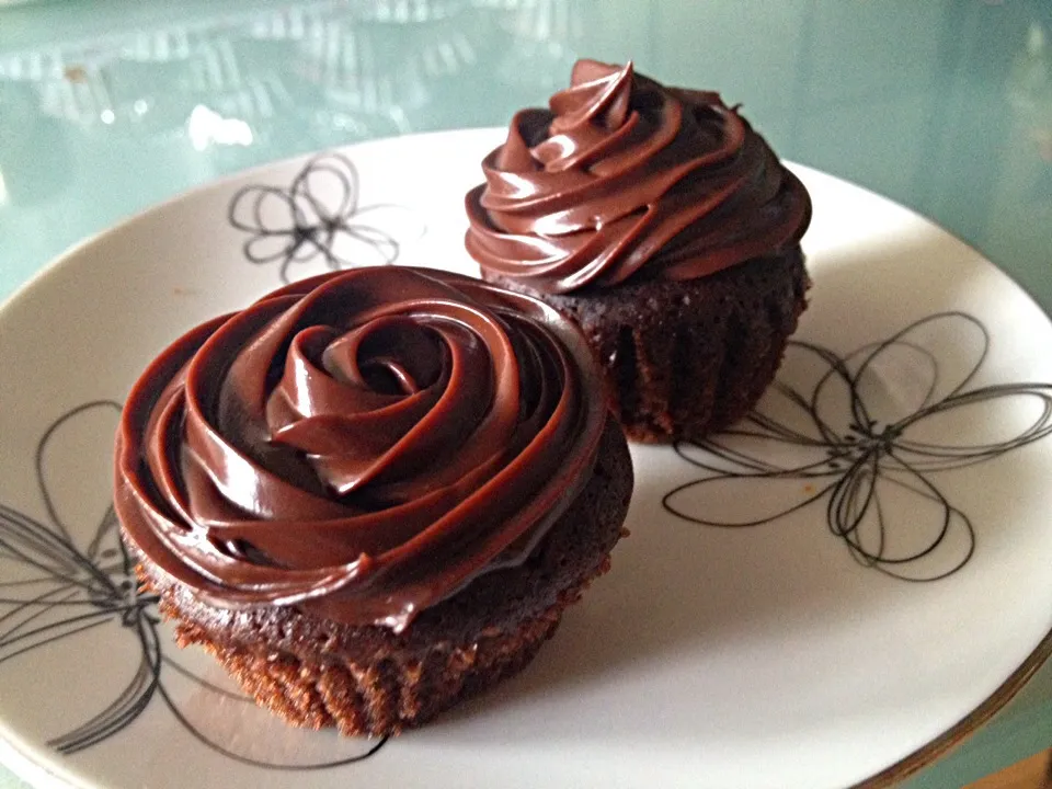 Chocolate cupcake with chocolate ganache|justine tolentinoさん