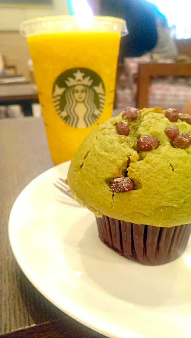 Green Tea muffin at Starbucks|YwYさん