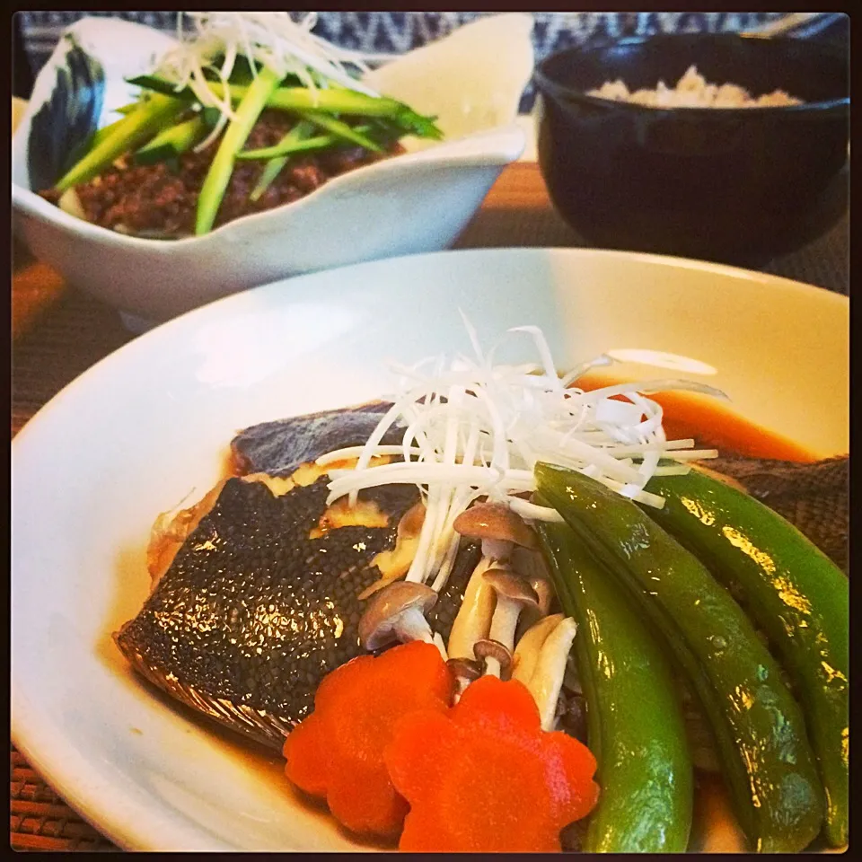 鰈の煮付け&サラダ代わりの盛岡じゃじゃ麺。|tomoccoさん