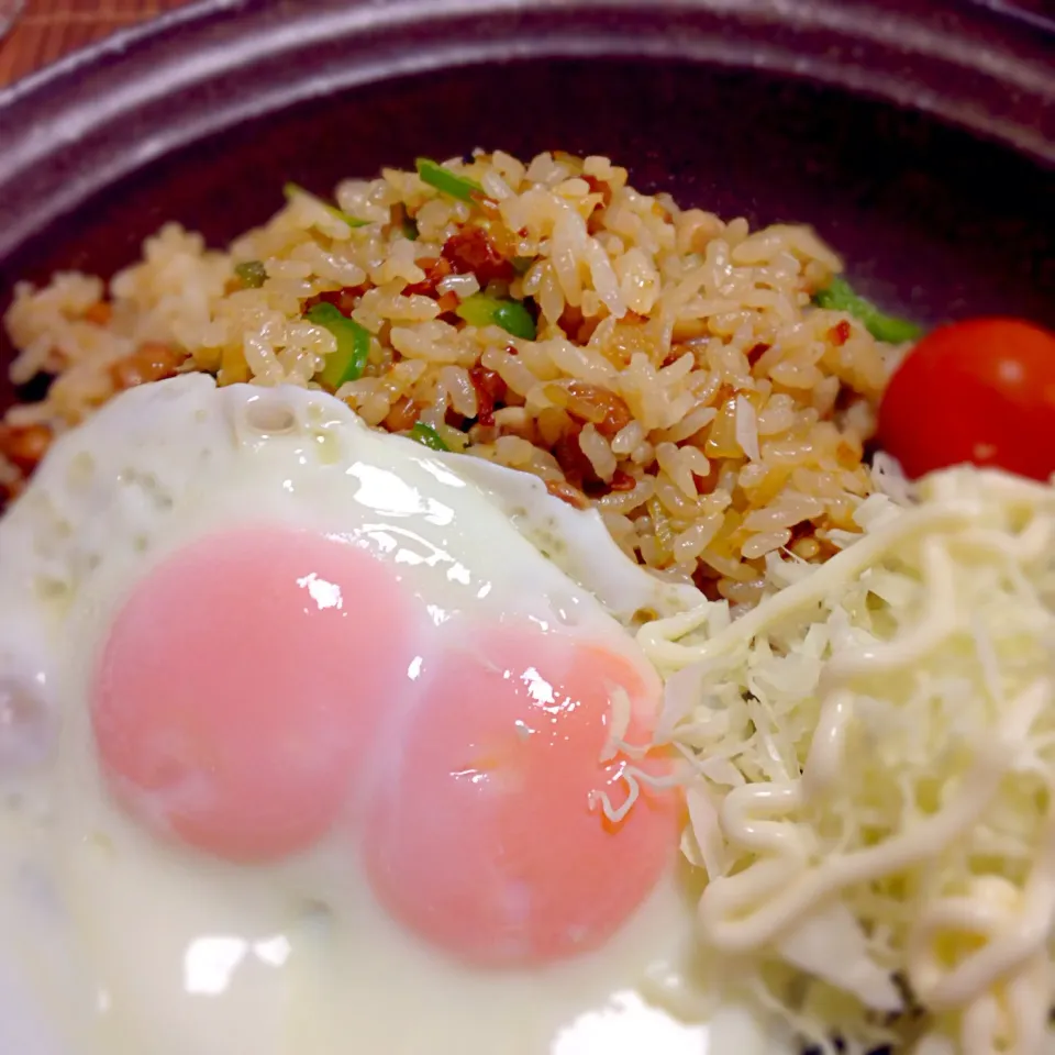 Snapdishの料理写真:双子目玉焼き納豆チャーハン|なつこさん