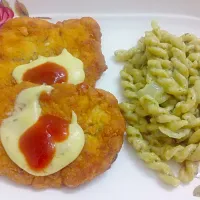 Snapdishの料理写真:fried chicken  steak with pasto pasta|pimmy99さん