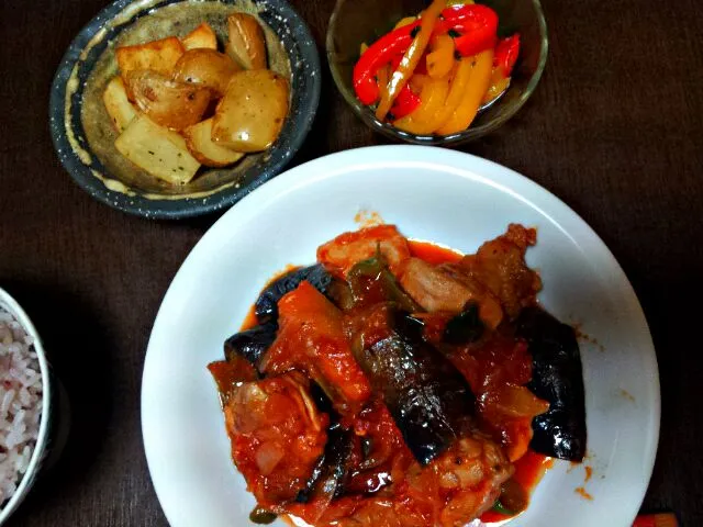 鶏と茄子のトマト煮、ポテトローズマリー、パプリカのマリネ|堀江さん