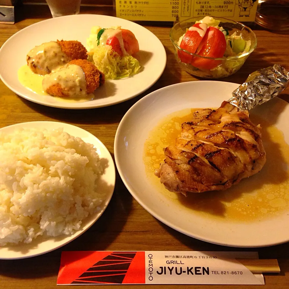 Snapdishの料理写真:若鶏の塩焼きとカニクリームコロッケ！＋大ライス|Akiyuki Chinnen Sukiyaki Shiraishiさん