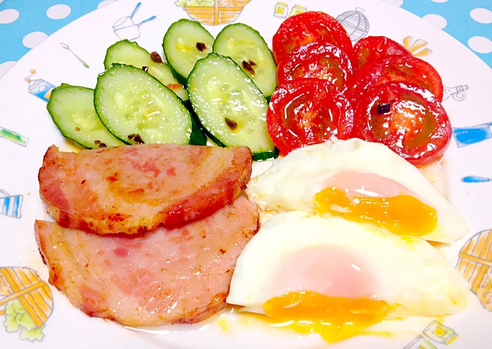 Fried Sausage Steak & Egg Salad|Liezlさん