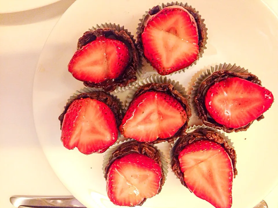 Snapdishの料理写真:Strawberry Choc tart|sgさん