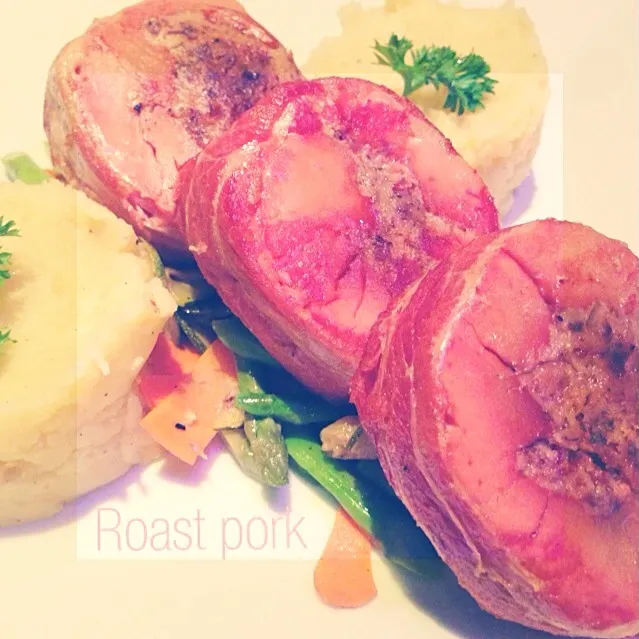 Snapdishの料理写真:roast pork|ひぐちんさん