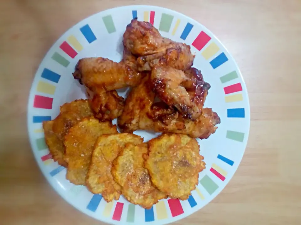 BBQ Wings & Fried Green Plantains|Yari Gonzálezさん