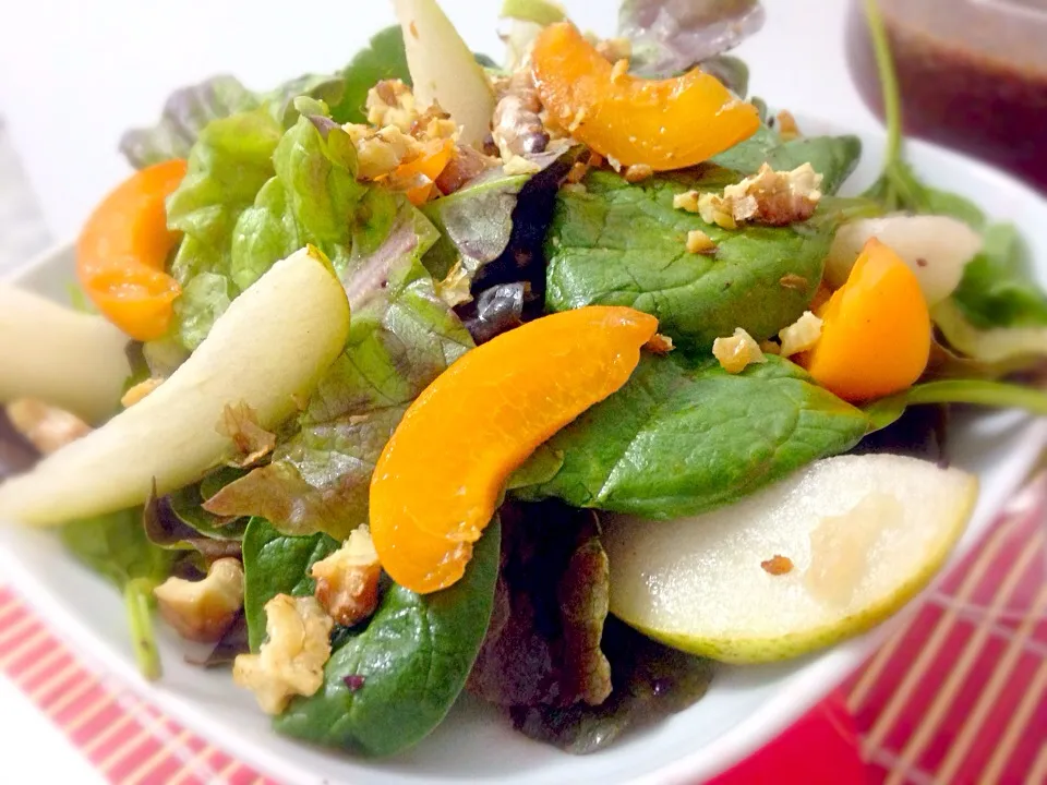 Snapdishの料理写真:Pear and Apricot Salad with crushed toasted Walnut|Mich Liowさん