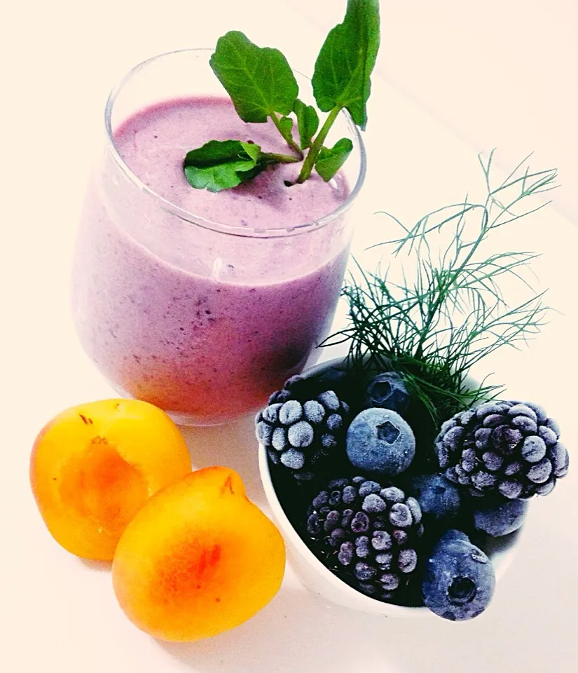 Berries Apricot Smoothie|Mich Liowさん