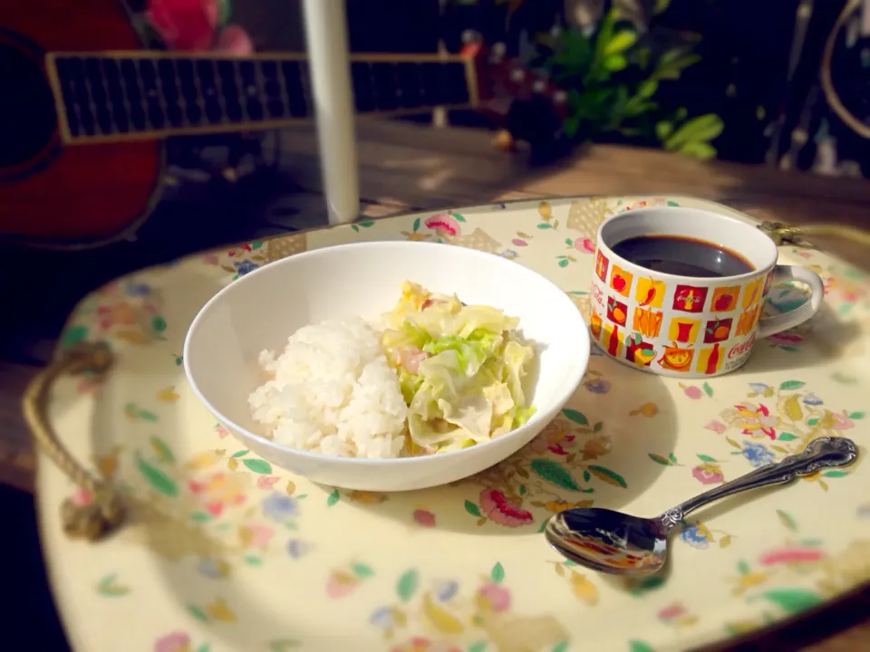 キャベツとベーコンのクリーム スープ ライス☕️|マニラ男さん